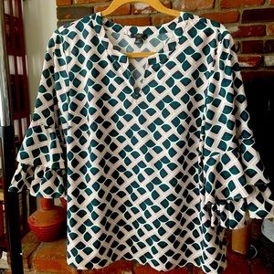 Women’s top LP.  Ann Taylor Factory.